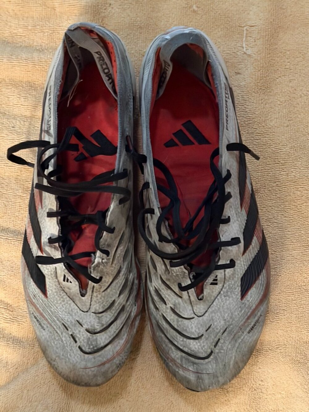 Men's Adidas Soccer Cleats, Predators 9.0, Red and White
